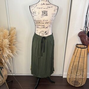 Who What Where Green Midi Skirt Women's size Medium